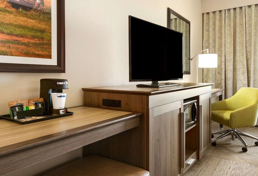 Номер Стандарт Кровать Кинг Адаптированный для Инвалидов, Hampton Inn By Hilton Edmonton/sherwood Park