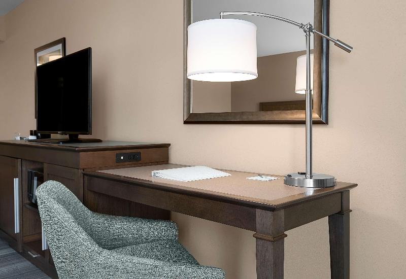 带大床的标准间, Hampton Inn & Suites Fort Mill