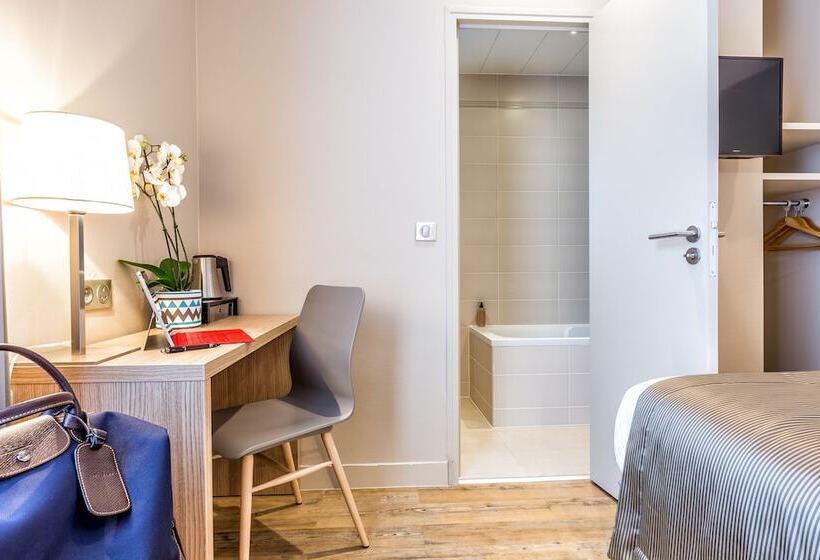 Номер Superior Внутренний, Paris D Issy Hôtel Porte De Versailles