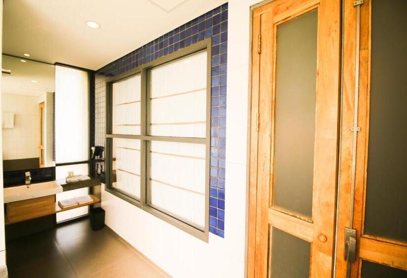キングサイズベッドのデラックスルーム, Liberta Hotel Jimbaran