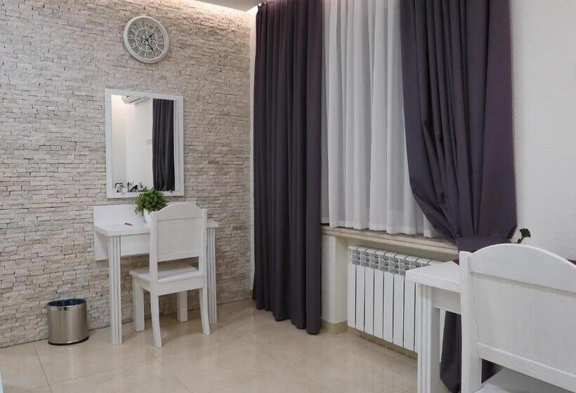 Трехместный Номер Классика, Hoshen