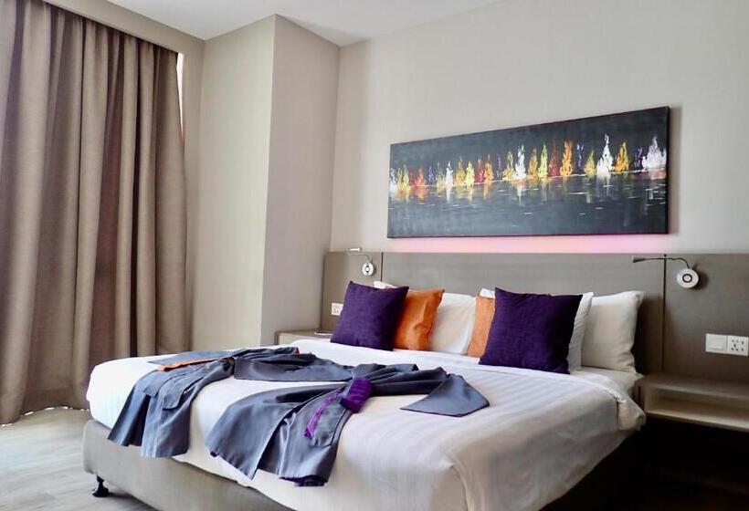 Номер Superior Кровать Кинг, Qliq Damansara