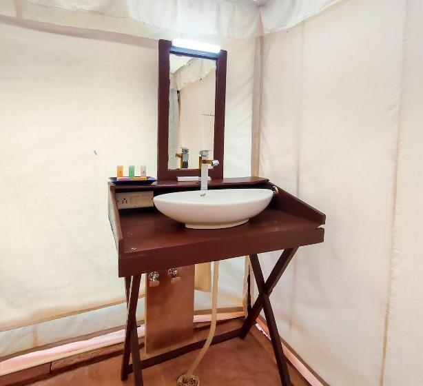 چادر با خدمات رفاهی استاندارد, Bijolai Palace   A Inde Hotel , Jodhpur