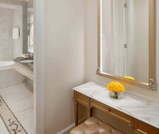 Полулюкс Вид на Город, Palazzo Versace Dubai