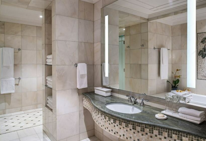 Полулюкс Вид на Город, Palazzo Versace Dubai