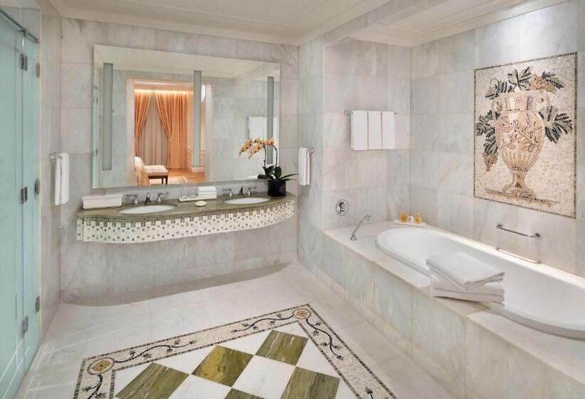 Номер Superior Вид на Реку, Palazzo Versace Dubai