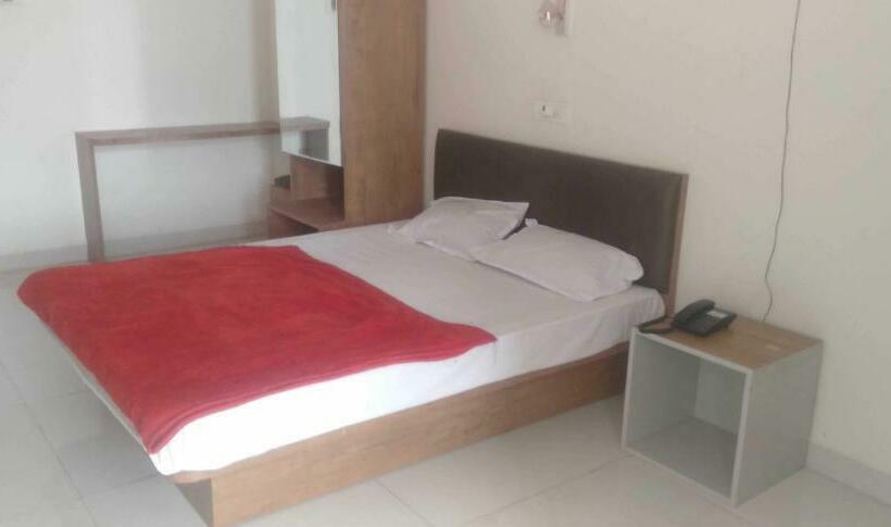 Трехместный Номер Классика, Oyo 90370  Lake View