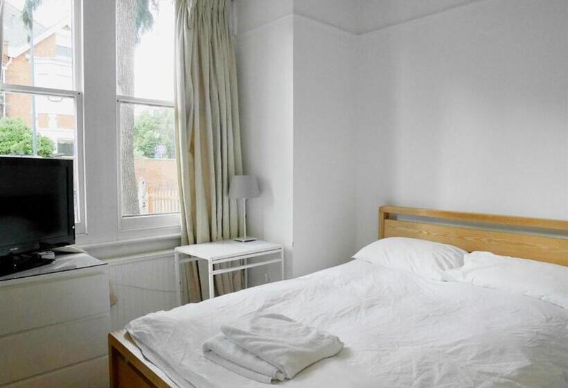 غرفة قياسية حمام مشترك, Kew Studios And Rooms