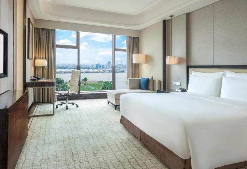 Номер Deluxe Кровать Кинг, Crowne Plaza Guangzhou Zengcheng, An Ihg Hotel  Canton Fair Free Shuttle Bus