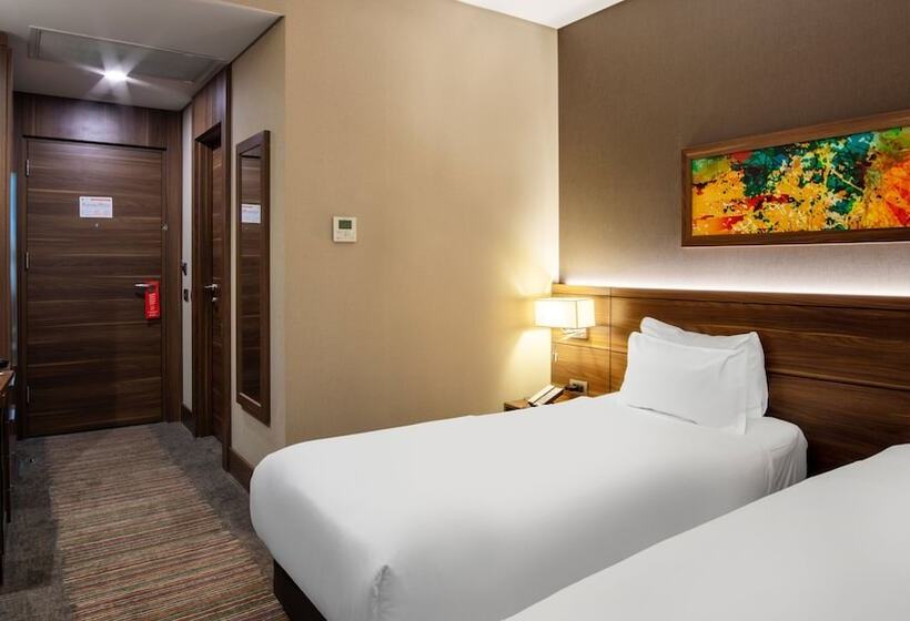Номер Стандарт, Holiday Inn Istanbul   Kadikoy, An Ihg