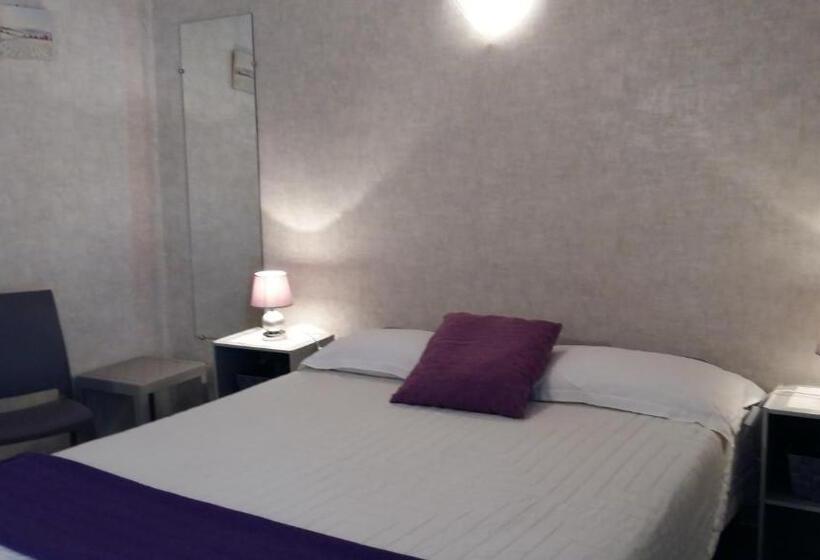 Номер Стандарт, Hôtel La Gravenne