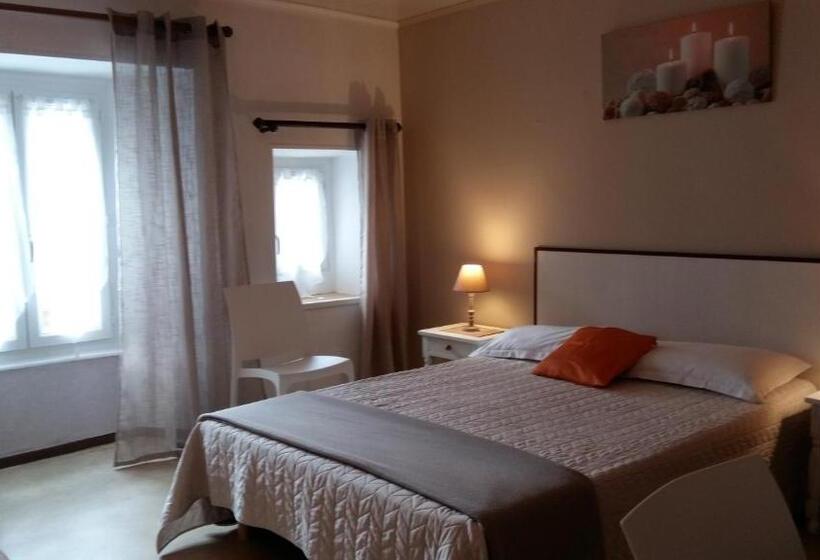 Номер Стандарт Трехместный, Hôtel La Gravenne