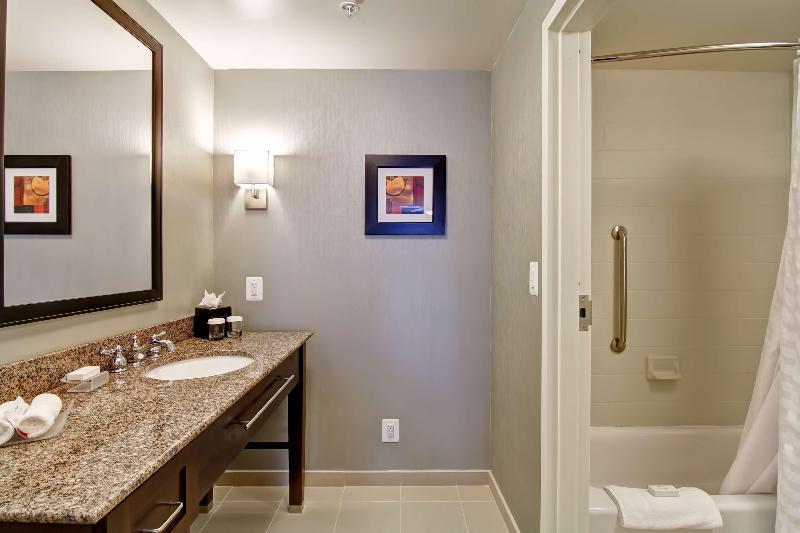 Люкс Кровать Кинг, Homewood Suites By Hilton Woodbridge