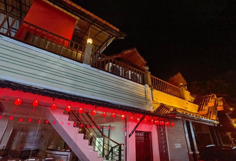 Номер Стандарт с Балконом, Phuket Meet Holiday Hotel Rawai 普吉岛相遇花园度假酒店 拉威店