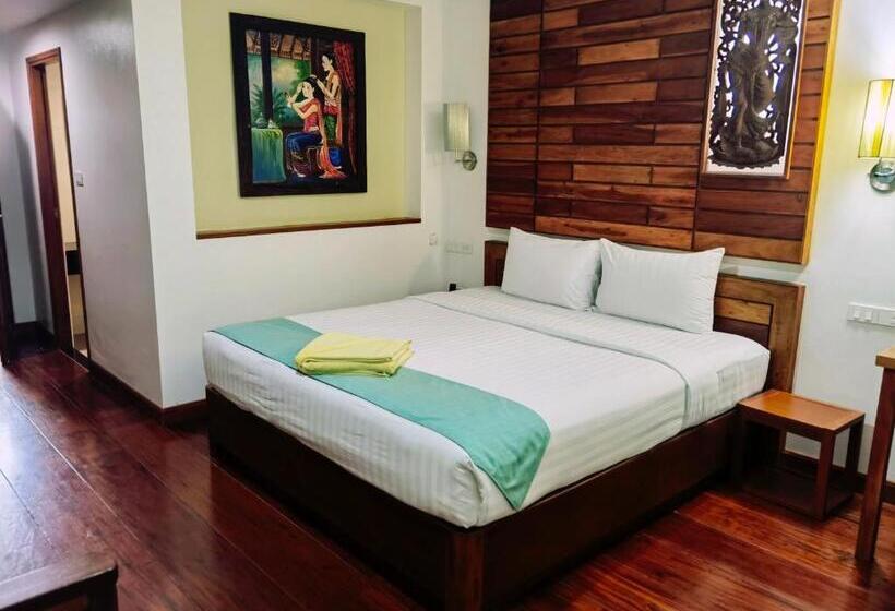 Номер Стандарт с Балконом, Phuket Meet Holiday Hotel Rawai 普吉岛相遇花园度假酒店 拉威店