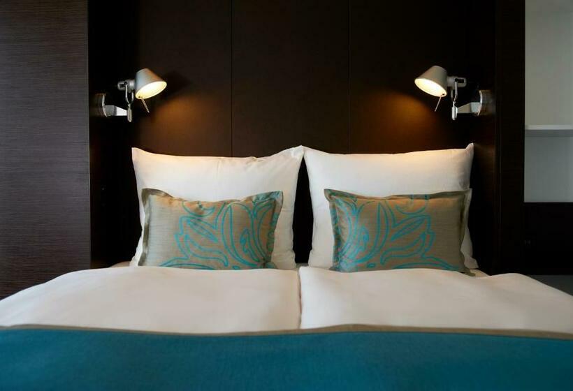 Standard Room, Motel One Amsterdam