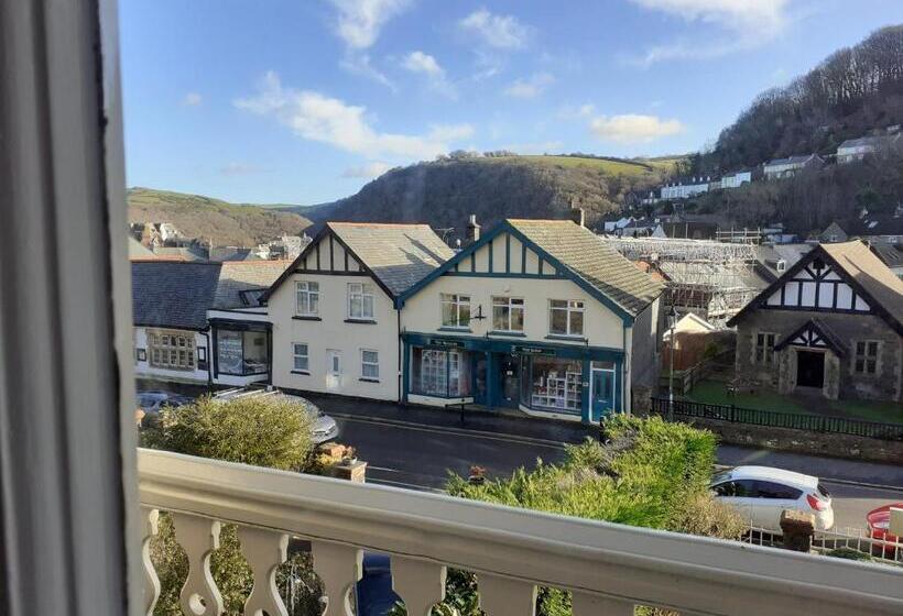 Номер Стандарт с Балконом, Gable Lodge Guest House