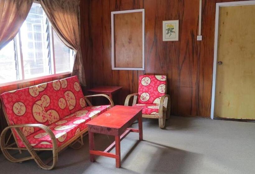 Апартаменты 3 Спальни, Mile 36 Lodge