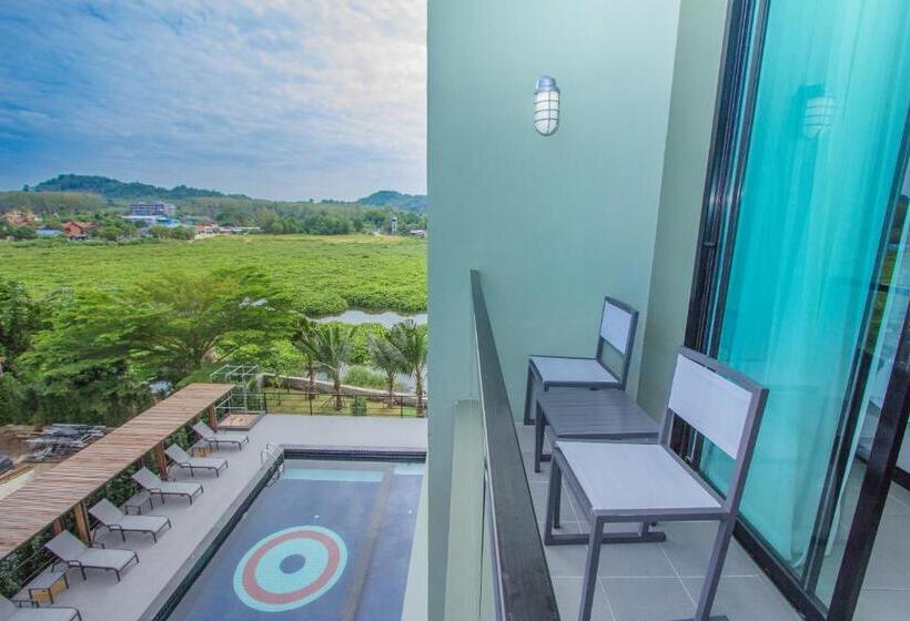اتاق لوکس با چشم‌انداز استخر, Sugar Marina Hotel  Aviator  Phuket Airport   Sha Extra Plus