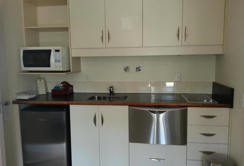 Студио Executive, Cedar Grove Motor Lodge