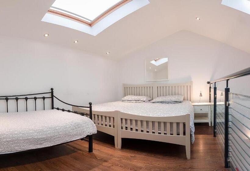 Хижина Deluxe, Rossendale Holiday Cottages & Spa