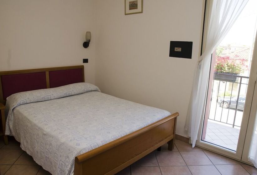اتاق استاندارد, Albergo Cenni