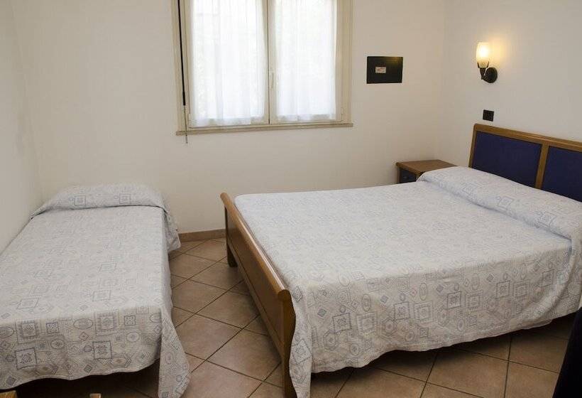 اتاق استاندارد سه نفره, Albergo Cenni