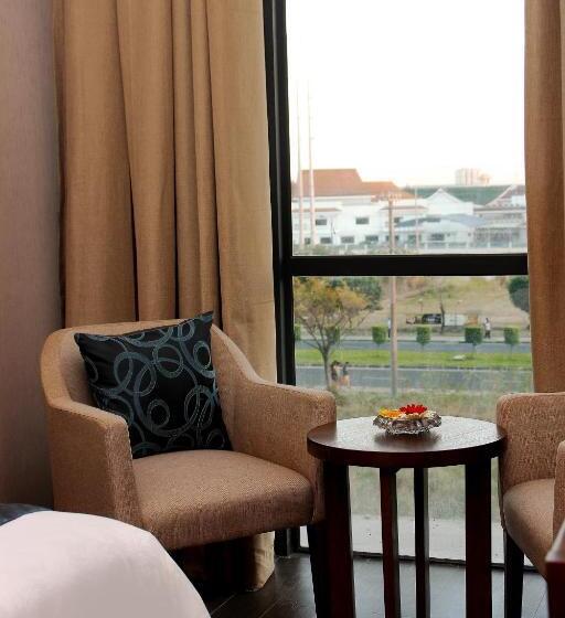 带大床的豪华间, Golden Phoenix Hotel   Manila
