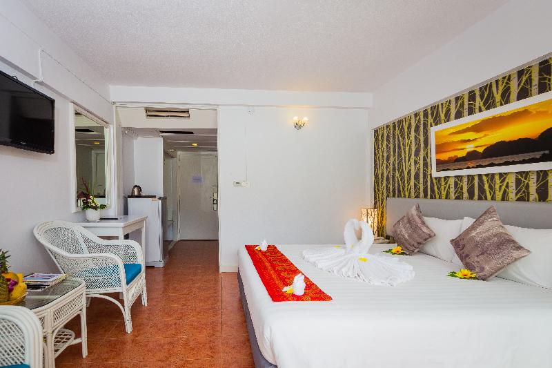 발코니 디럭스 룸, On Hotel Phuket   Sha