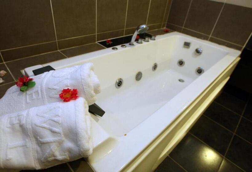Family Suite, Uptown Imperial