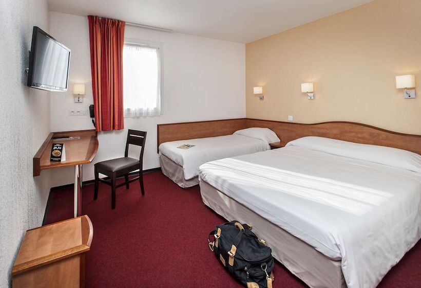 Номер Стандарт Трехместный, Brit Hotel Confort Villeneuve Sur Lot