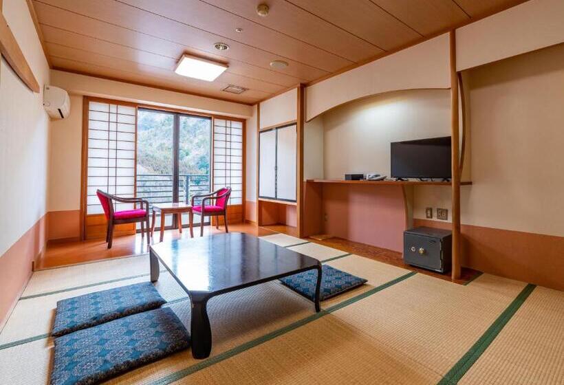 Номер Superior, Shiobara Onsen Yashio Lodge