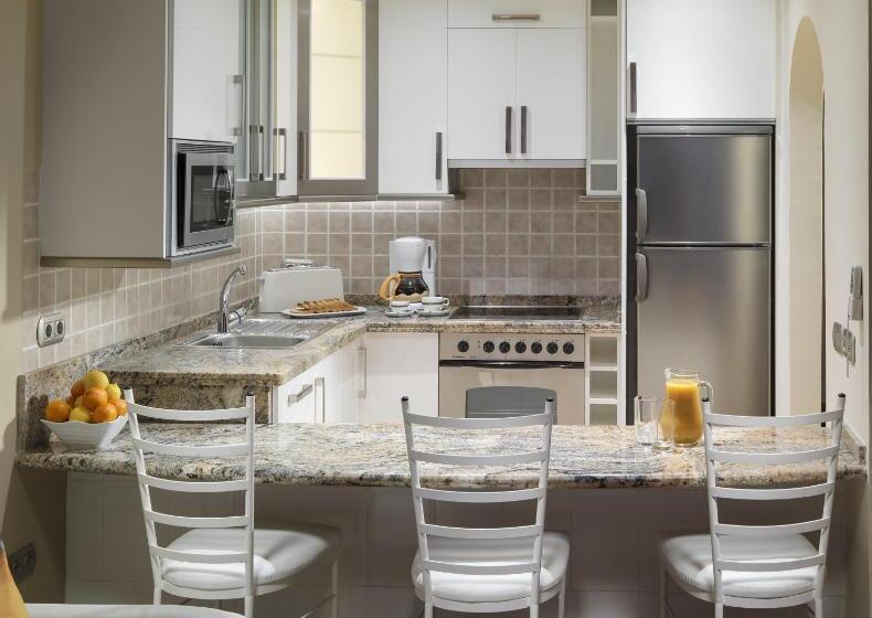 Студио Стандарт с Террасой, Regency Torviscas Apartments And Suites