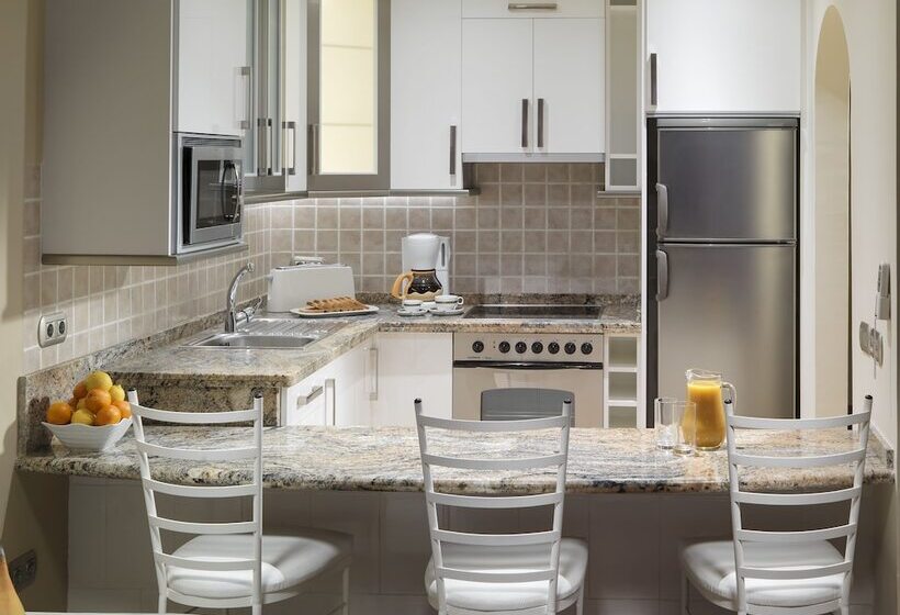 Апартаменты 1 Спальня с Террасой, Regency Torviscas Apartments And Suites