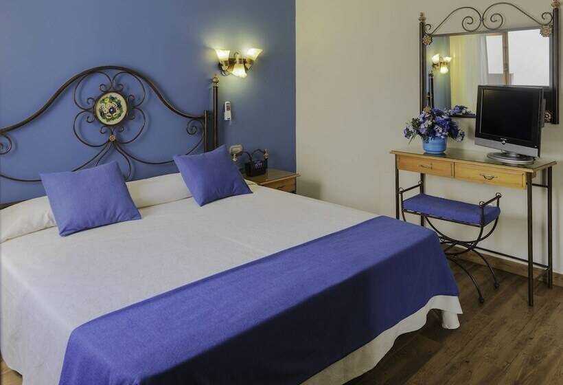 带1个卧室的带阳台的公寓, Regency Torviscas Apartments And Suites