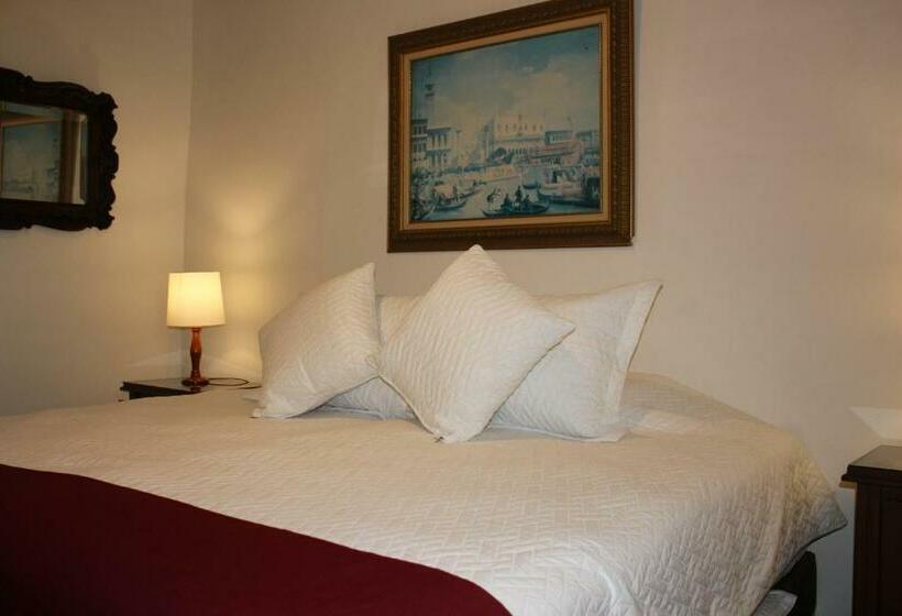 سوییت سوپریور, Casa Lola Hotel Boutique