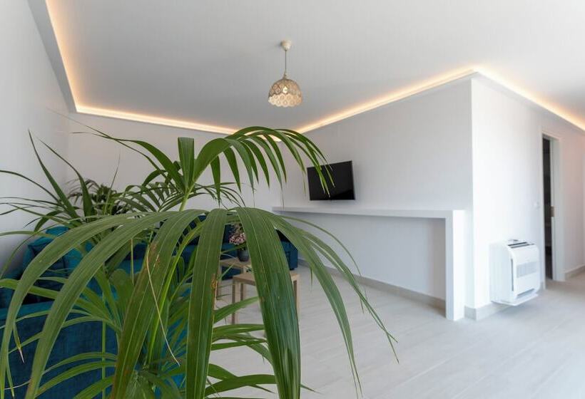 Люкс, Palm Island Suites
