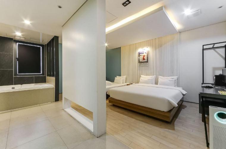 اتاق استاندارد, Stay 247