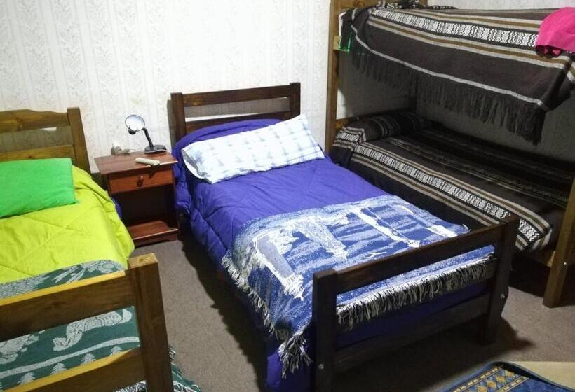 Четырехместный номер эконом класса с общей ванной комнатой, Hostal Casona Del Cerro