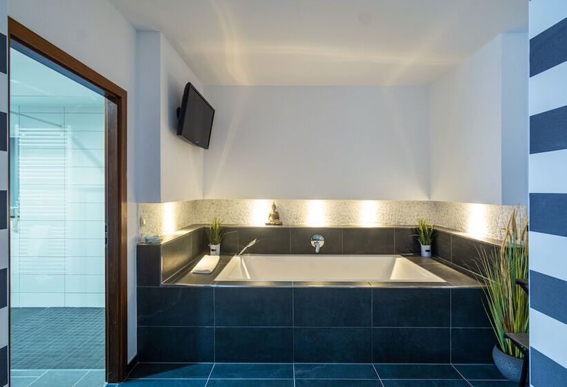 스위트, Sl Otel Im Parforcehaus
