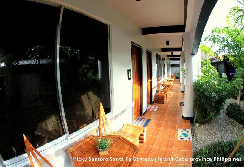 标准间带露台, Micky Santoro Hotel & Restaurant