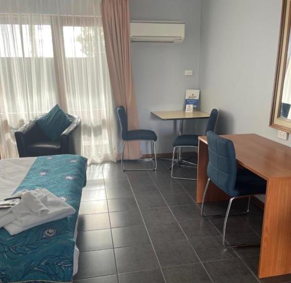 Номер Стандарт Адаптированный для Инвалидов, Town & Country Motor Inn