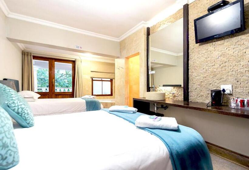 Семейный Номер Deluxe, Or Tambo Guest House