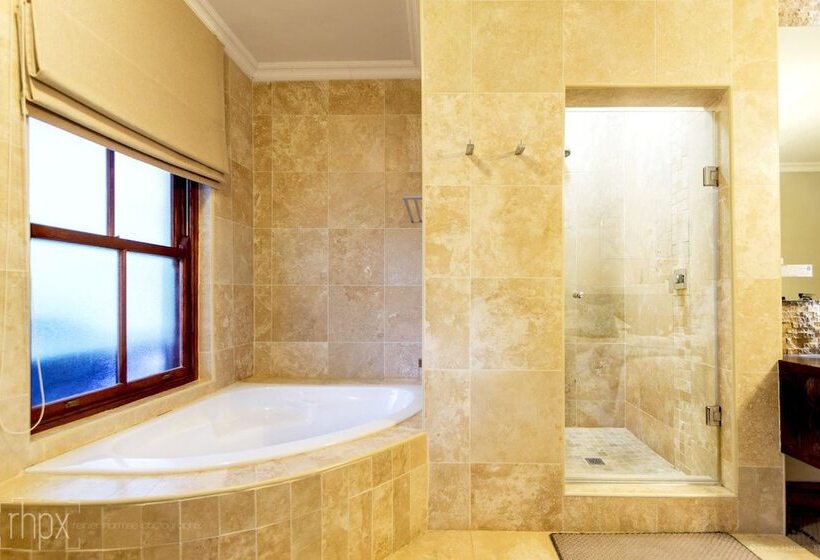 Номер Deluxe, Or Tambo Guest House