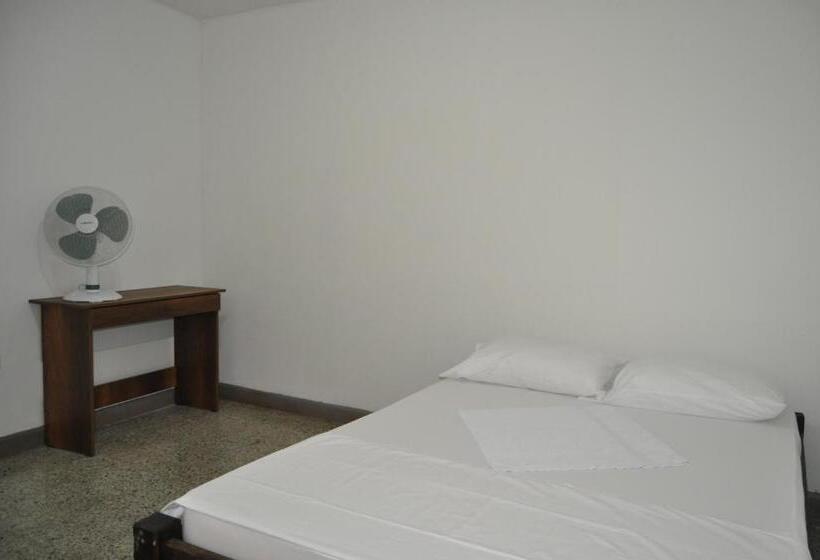 Номер Стандарт Совместная Ванная, La Clave Hostel