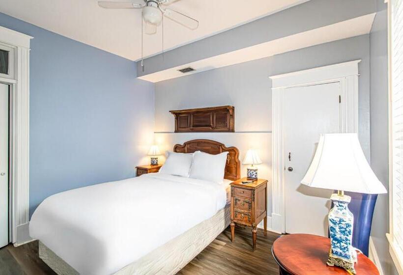 Номер Стандарт с Балконом, Southern Wind Inn