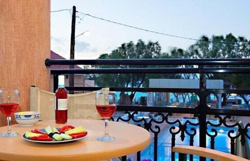 스탠다드 스튜디오, Alkionides Seaside Apartments