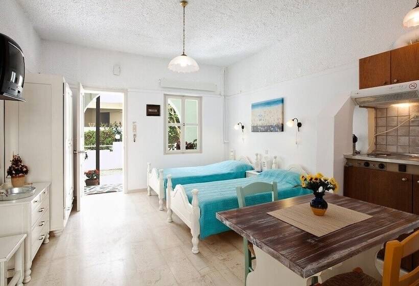 스탠다드 스튜디오, Alkionides Seaside Apartments
