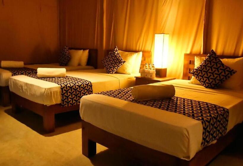 Deluxe Kolmen Hengen Huone, Athgira River Camping   Udawalawe
