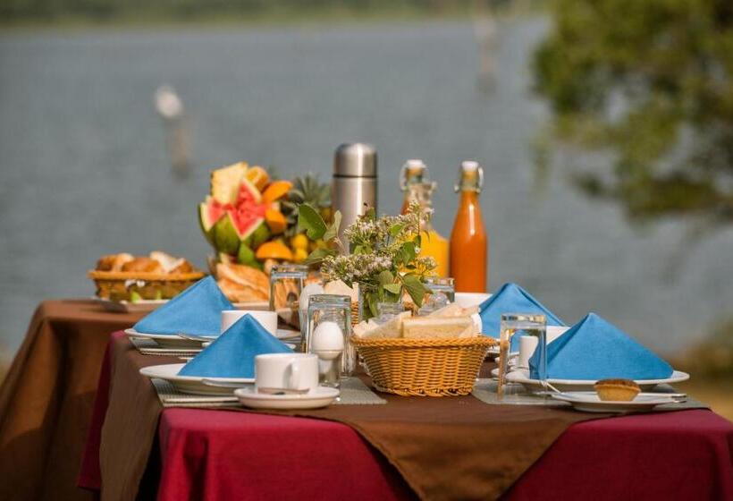 چادر با خدمات رفاهی لوکس, Athgira River Camping   Udawalawe